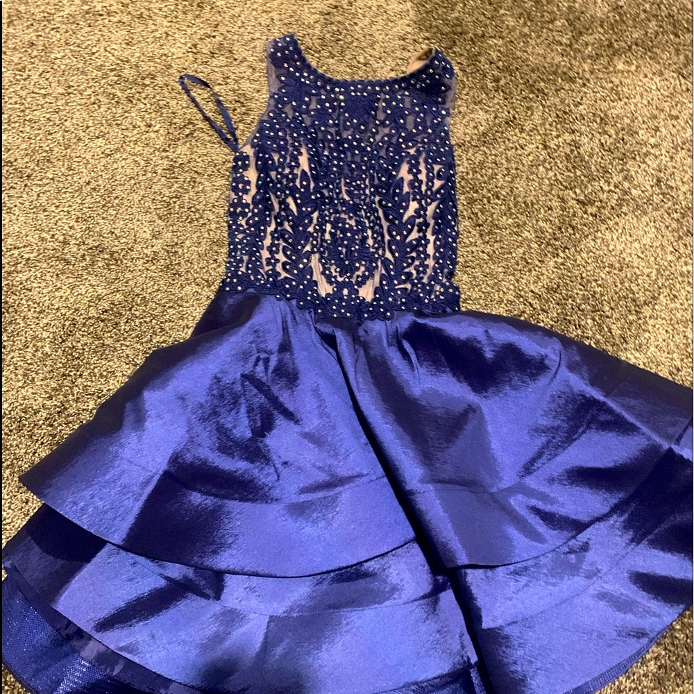 Short homecoming / prom dress.